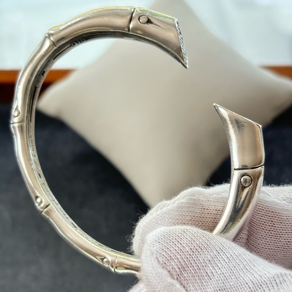 John Hardy Lava Kick Bamboo Bracelet with Pavé Sapphires-Medium - Picture 5 of 10